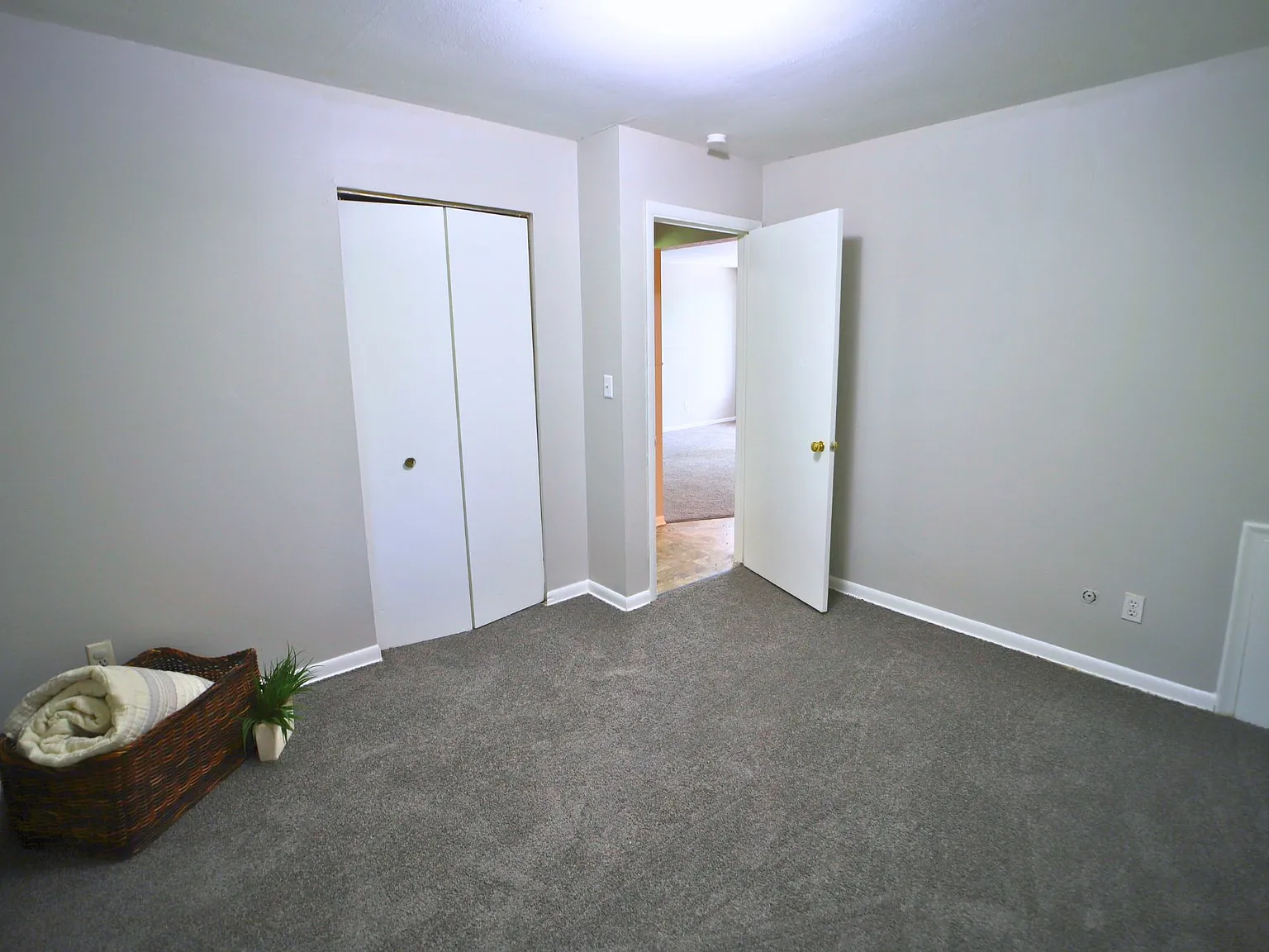 785 N Harris Rd — Photo 2