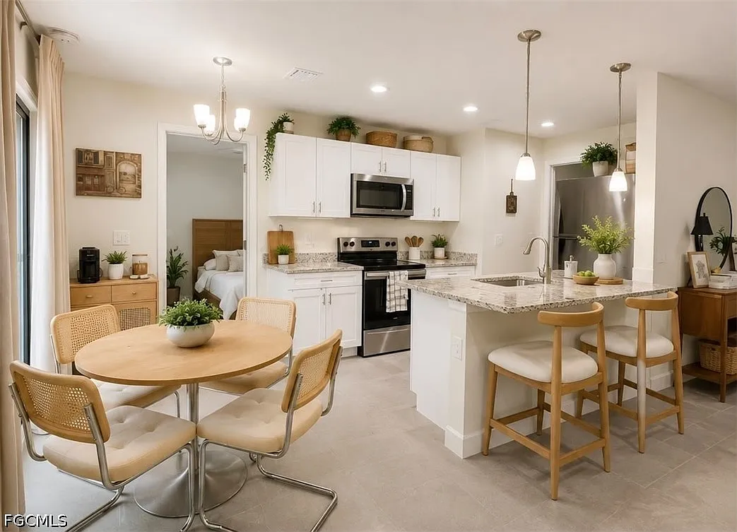3 bed, 2.0 bath, 1187 sqft, $1,800 — Photo 3