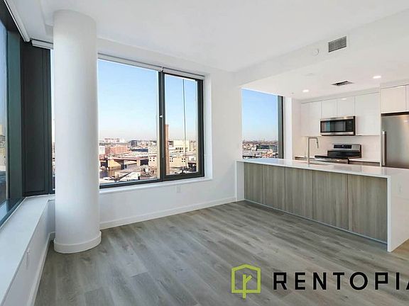 3rd image of 77 Commercial St #5K