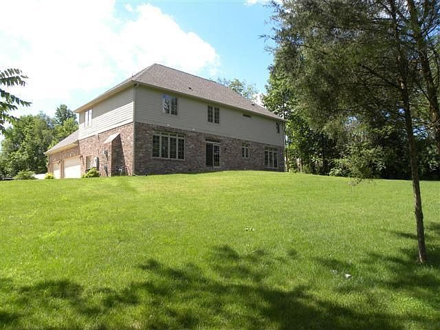 2nd image of 1140 Stonehenge Cir