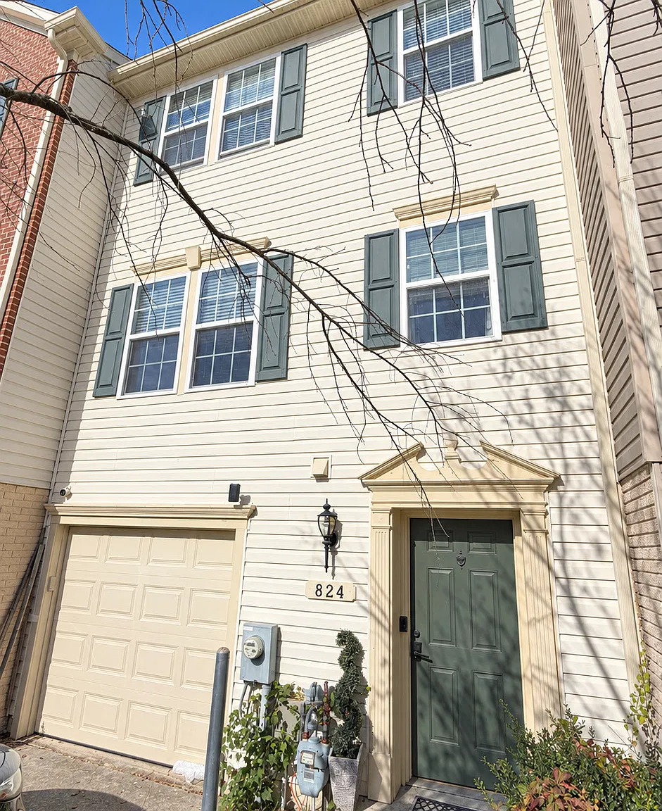 3 bed, 1757 sqft, $2,950 — Photo 3