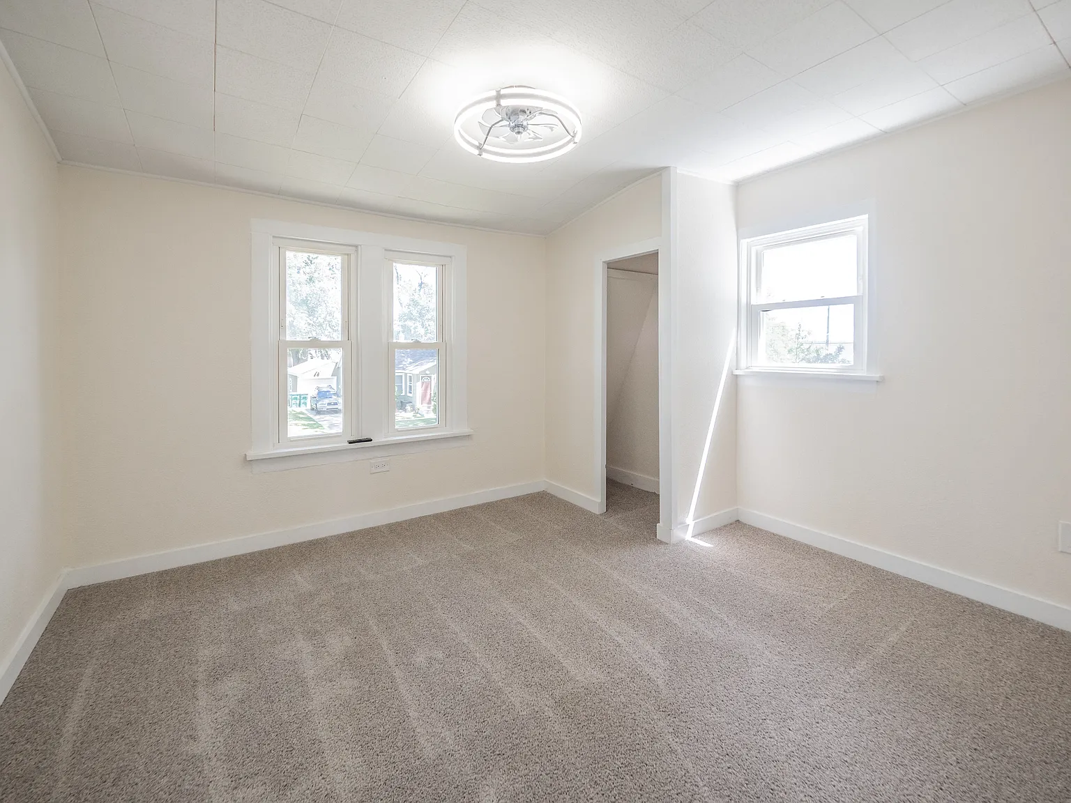 2 bed, 996 sqft, $2,500 — Photo 2