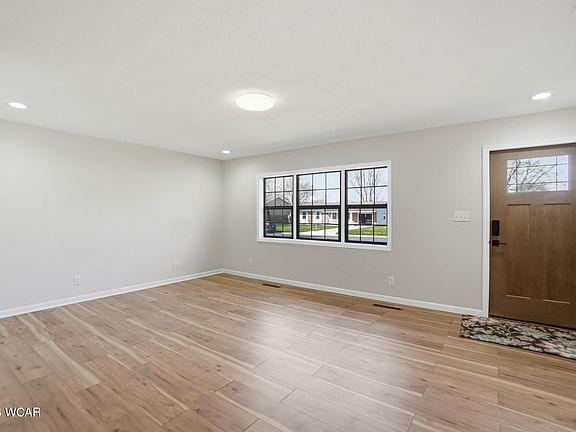3rd image of 810 N Blackhoof St