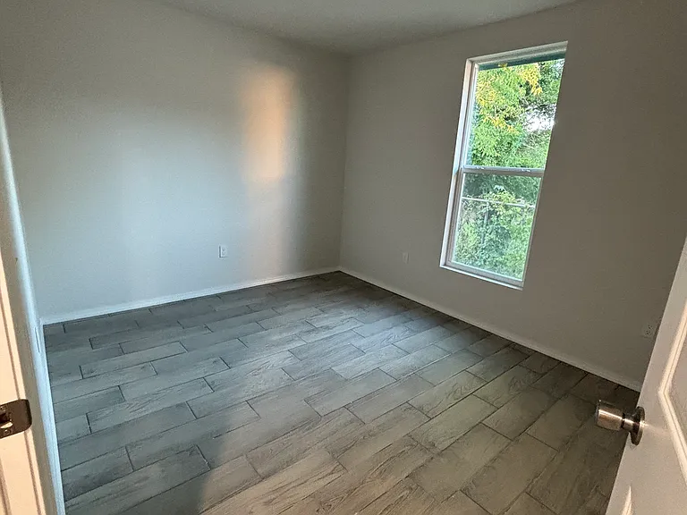 3301 NE 11th St — Photo 11