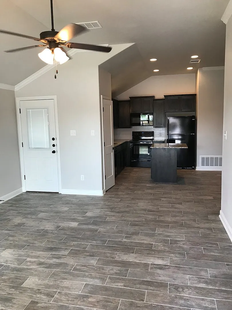 2 Bedroom | 2 Bath off Trimmier South Killeen — Photo 2
