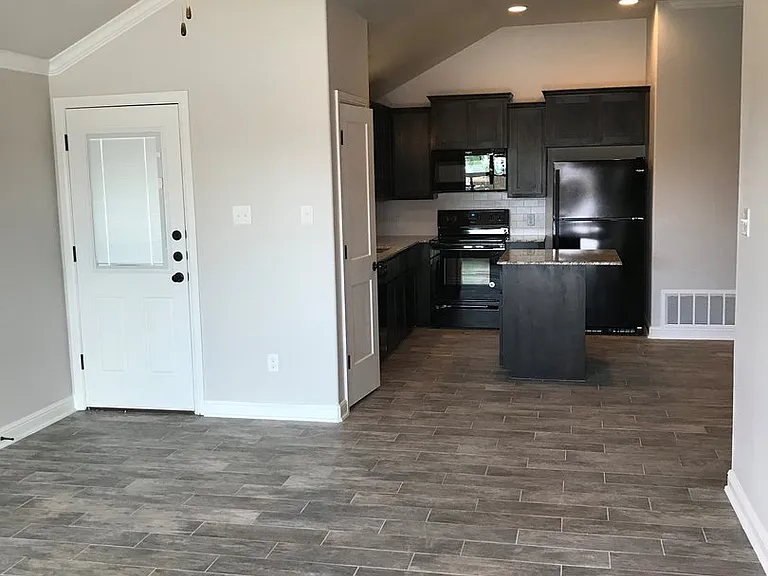 5802A Luminous Ln — Photo 2