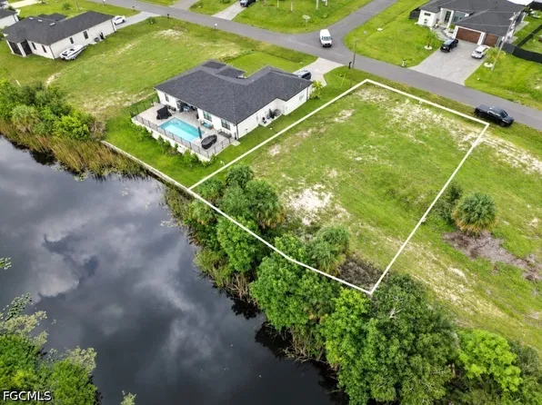 530 NW 18th Pl, Cape Coral, FL 33993
