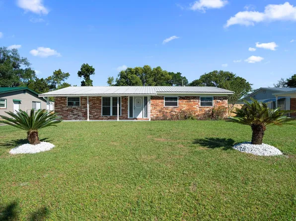 145 River Dr E, East Palatka, FL 32131