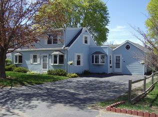 39 Forest St, Peabody, MA 01960