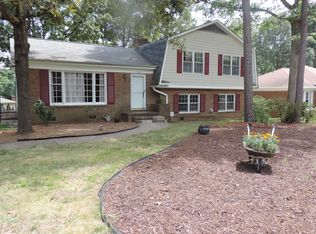 1416 Fox Run Dr, Charlotte, NC 28212