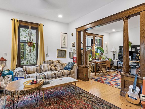 4th image of 3116 17th Ave S