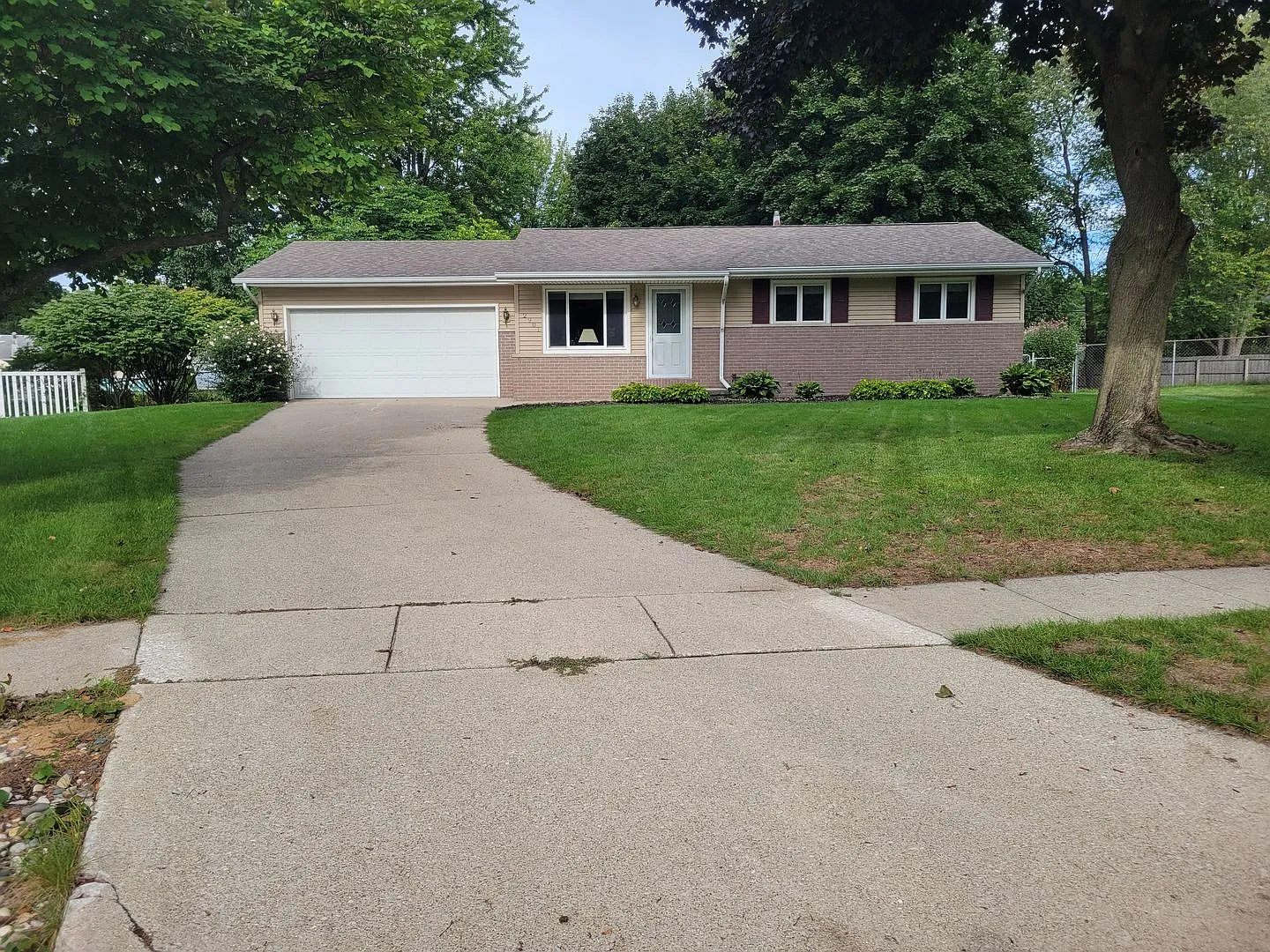 2901 Darby Ct. — Photo 3