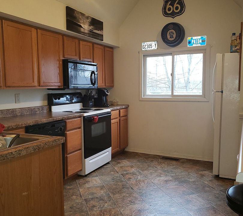 1st image of 307 1/2 E 16th St