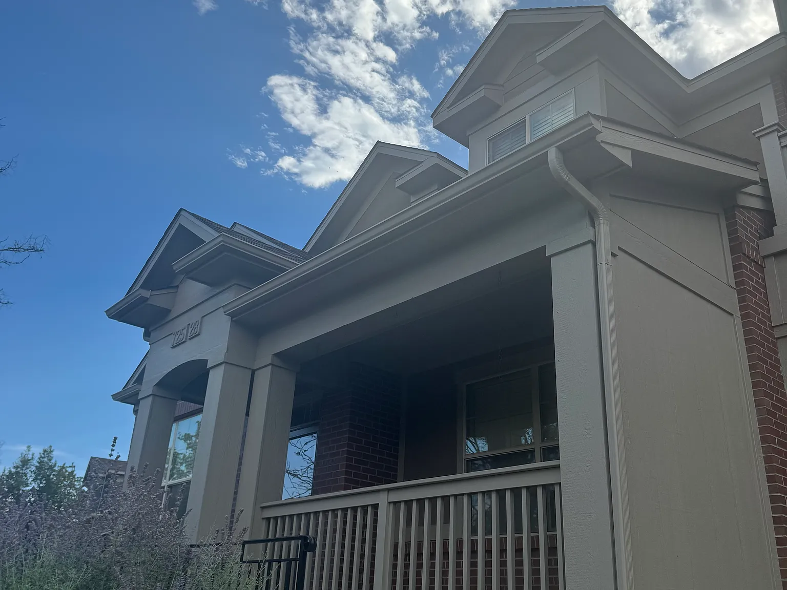2 bed, 2.5 bath, 1097 sqft, $2,400 — Photo 4