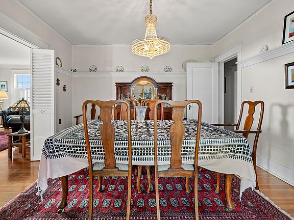 5th image of 401 Somerset St