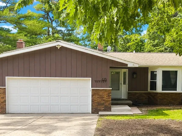 423 Sunset St, White Lake, MI 48383