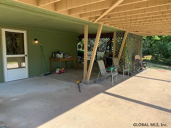 4th image of 12 Berry Hill Way
