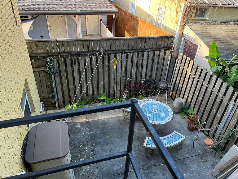 519 Constantinople St #B — Photo 5