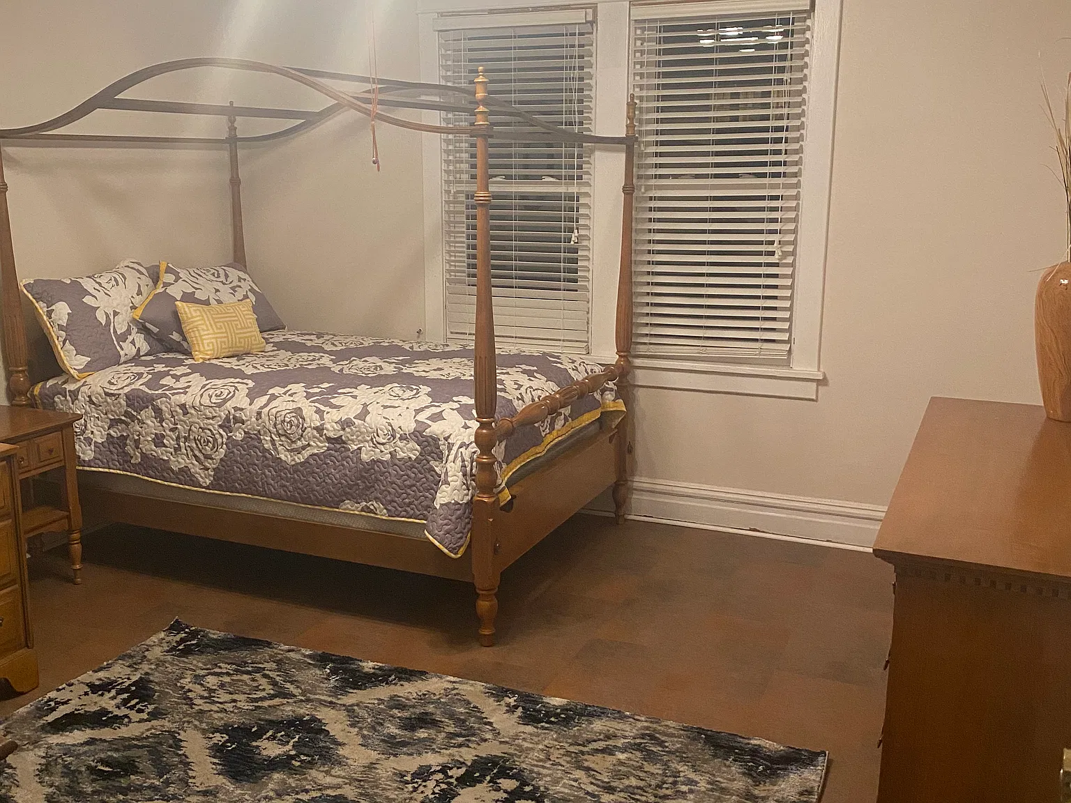 2 bed, 1050 sqft, $1,800 — Photo 2