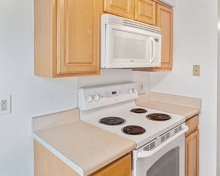 Balsam Avenue Apartments - The Villages — Photo 35