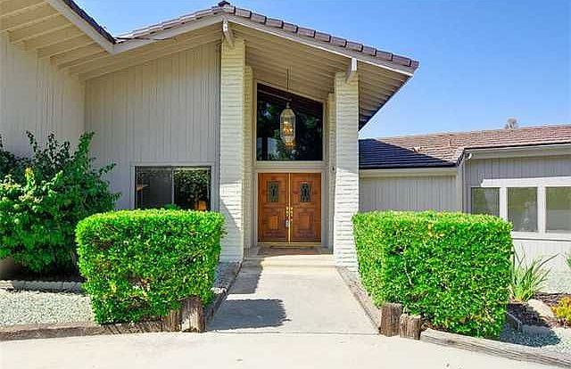 1st image of 1543 Merritt Dr