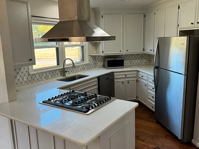 2125 Belleview Dr — Photo 10