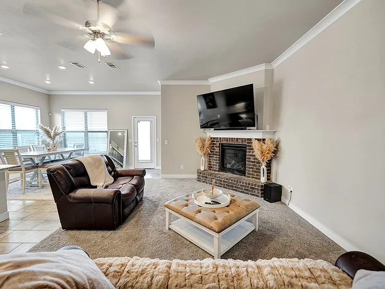 1103 Masquerade Blvd — Photo 3