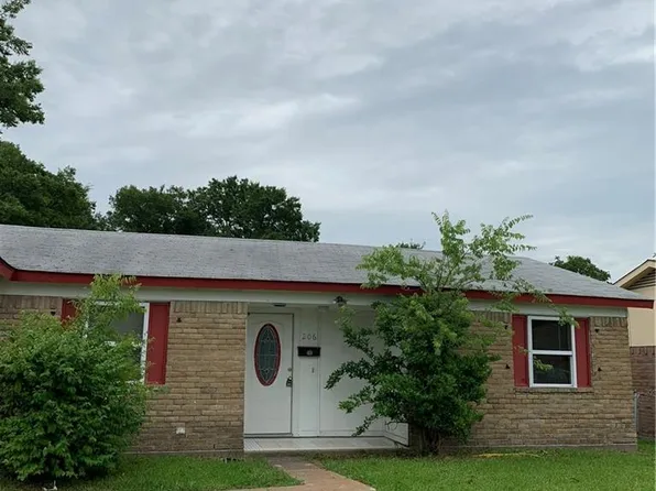206 Redwood Dr, Mesquite, TX 75181