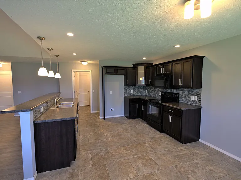 4104 N Grassland Dr — Photo 5