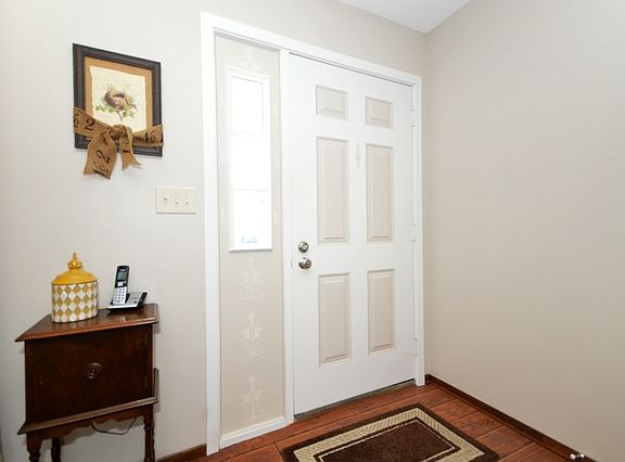 3rd image of 113 Dante Ct