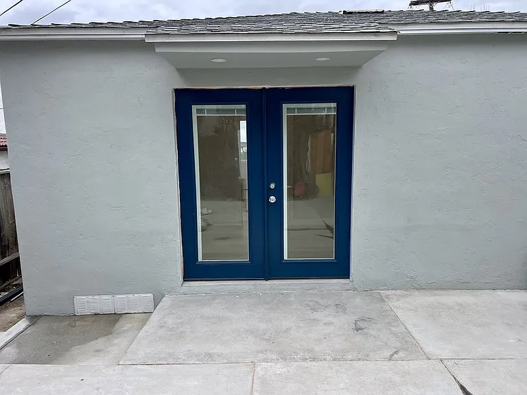 5730 Adelaide Ave — Photo 2