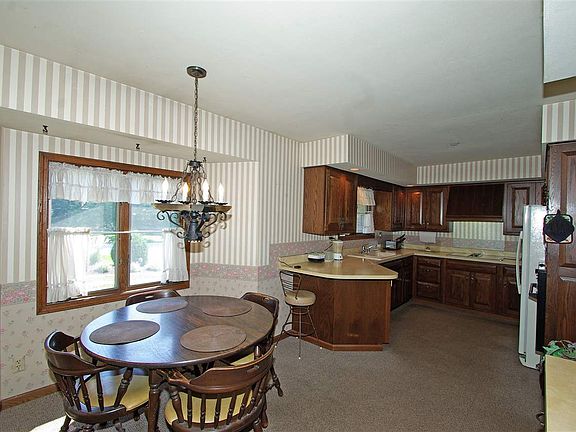 3rd image of 1261 Brandywine Dr