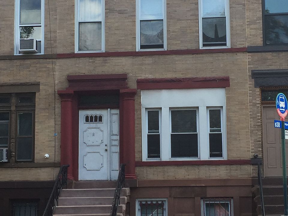 1st image of 328 Lafayette Ave