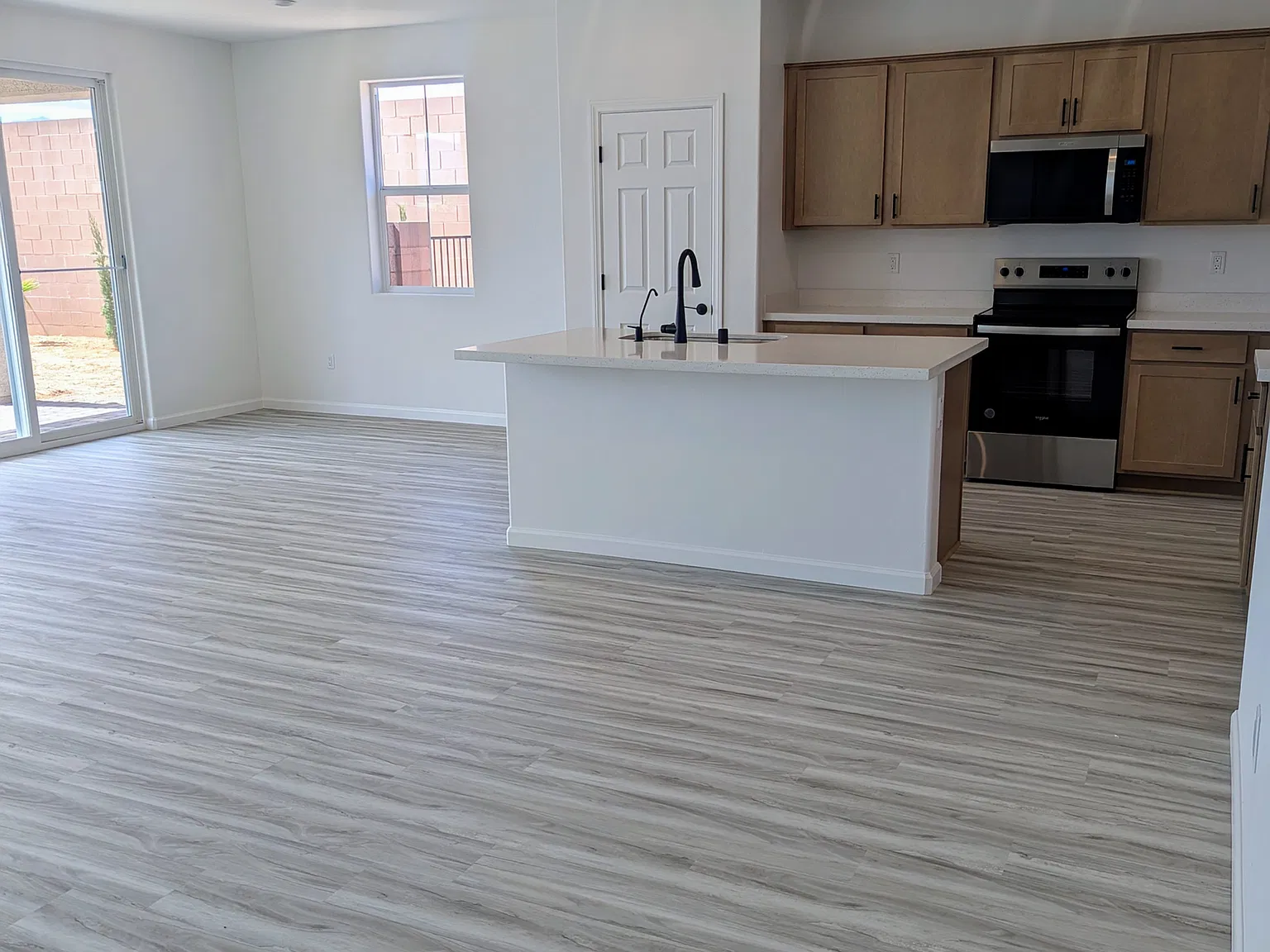 3 bed, 1700 sqft, $1,900 — Photo 4
