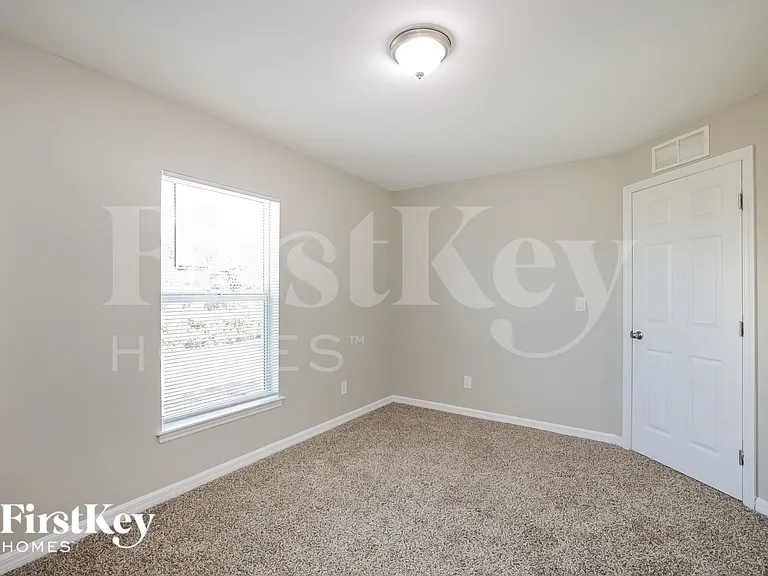 2209 NW 37th Ave — Photo 12