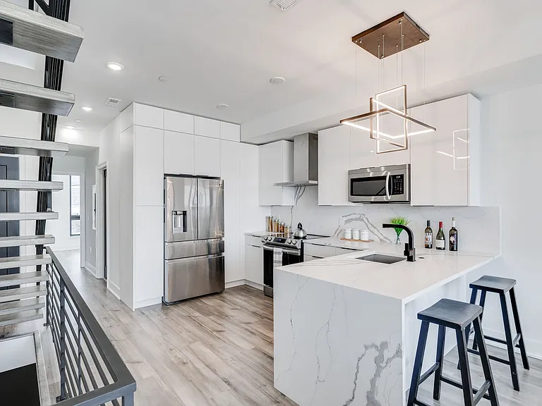 Brand New Luxury Townhouses — Photo 13