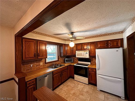 3rd image of 8511 Glenwood Ave