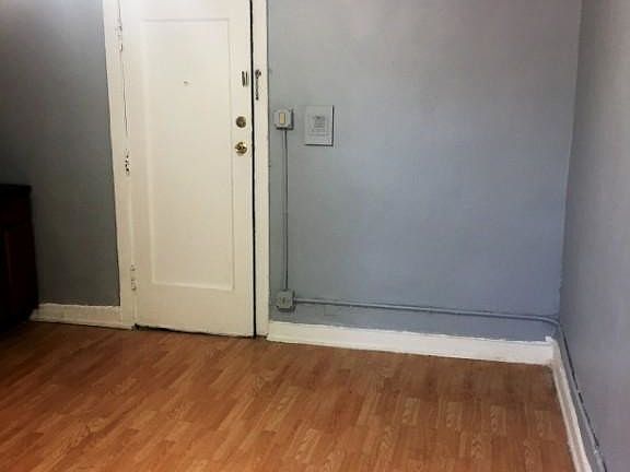 3rd image of 4735 N Beacon St #4735104