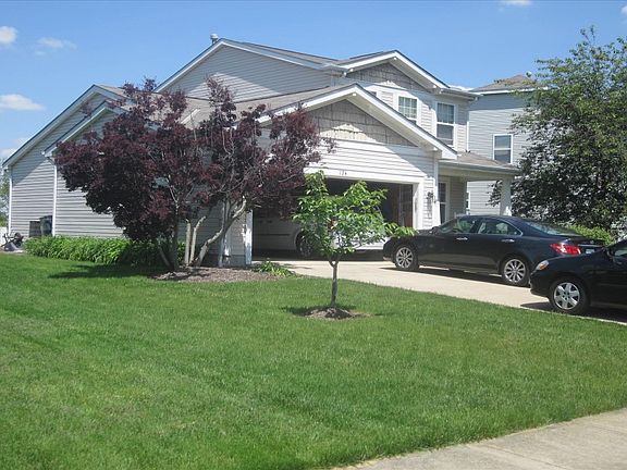 3rd image of 134 Stone Hedge Row Dr
