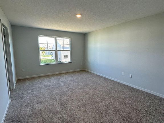 5th image of 481 Melissa Dr