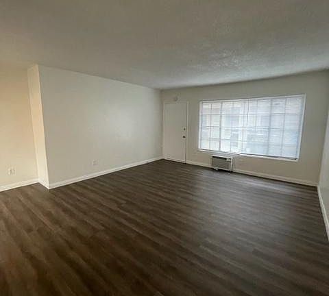 3rd image of 431 N Holliston Ave APT 10