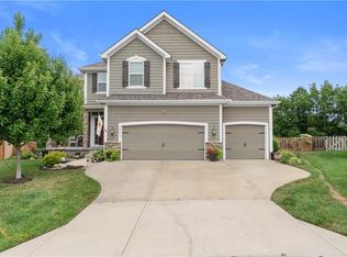 1021 SE Beatty Ct, Blue Springs, MO 64014