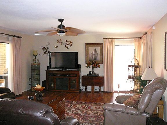 3rd image of 12403 W Flagstone Dr