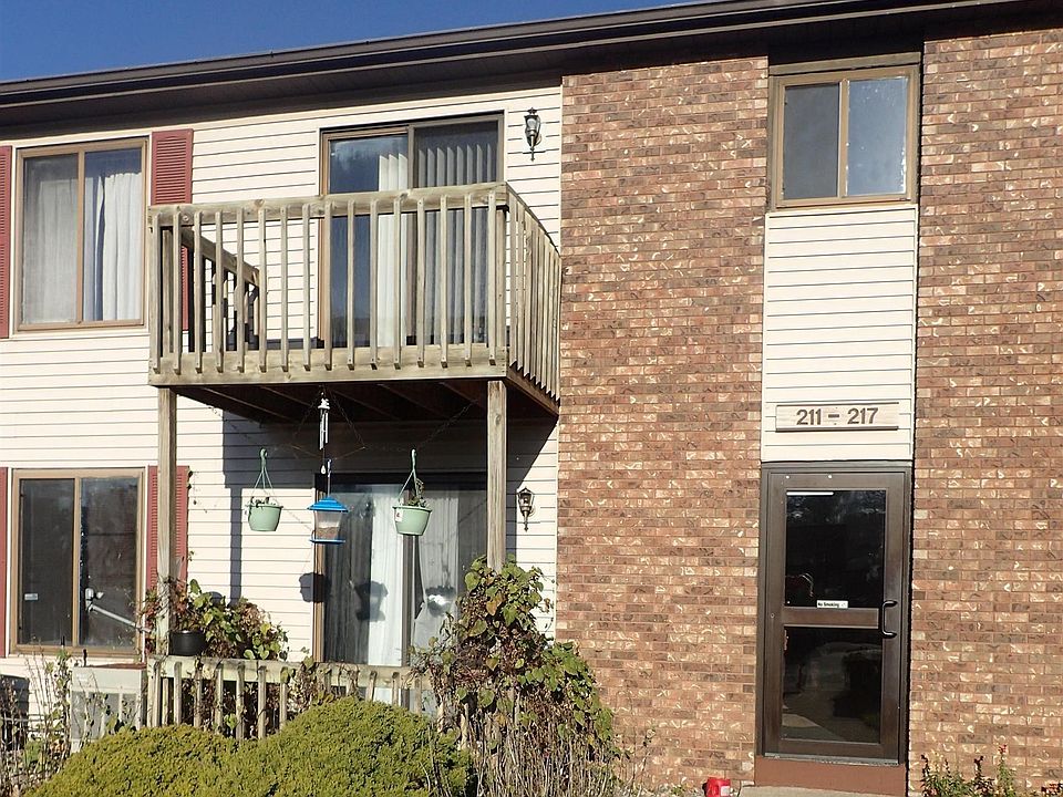 1st image of 211 Clarinet Blvd E #211