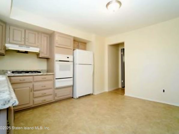 479 Eltingville Blvd FLOOR 1