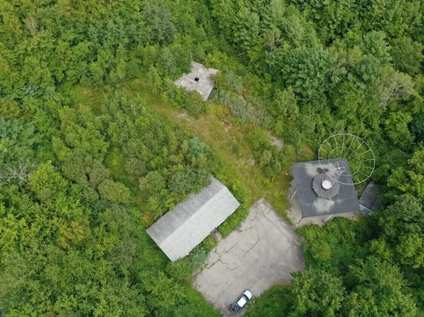27 Douglas Rd, Webster, MA 01570