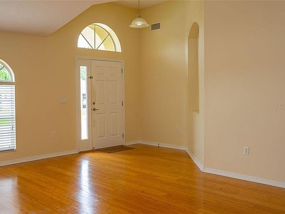3rd image of 3806 Rollingsford Cir