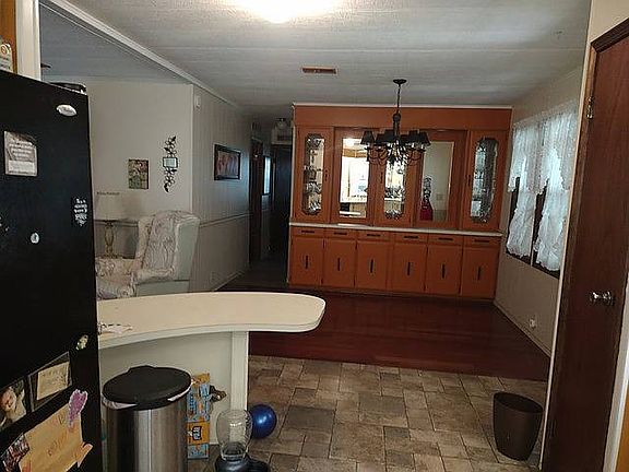 4th image of 915 Larkfield Dr