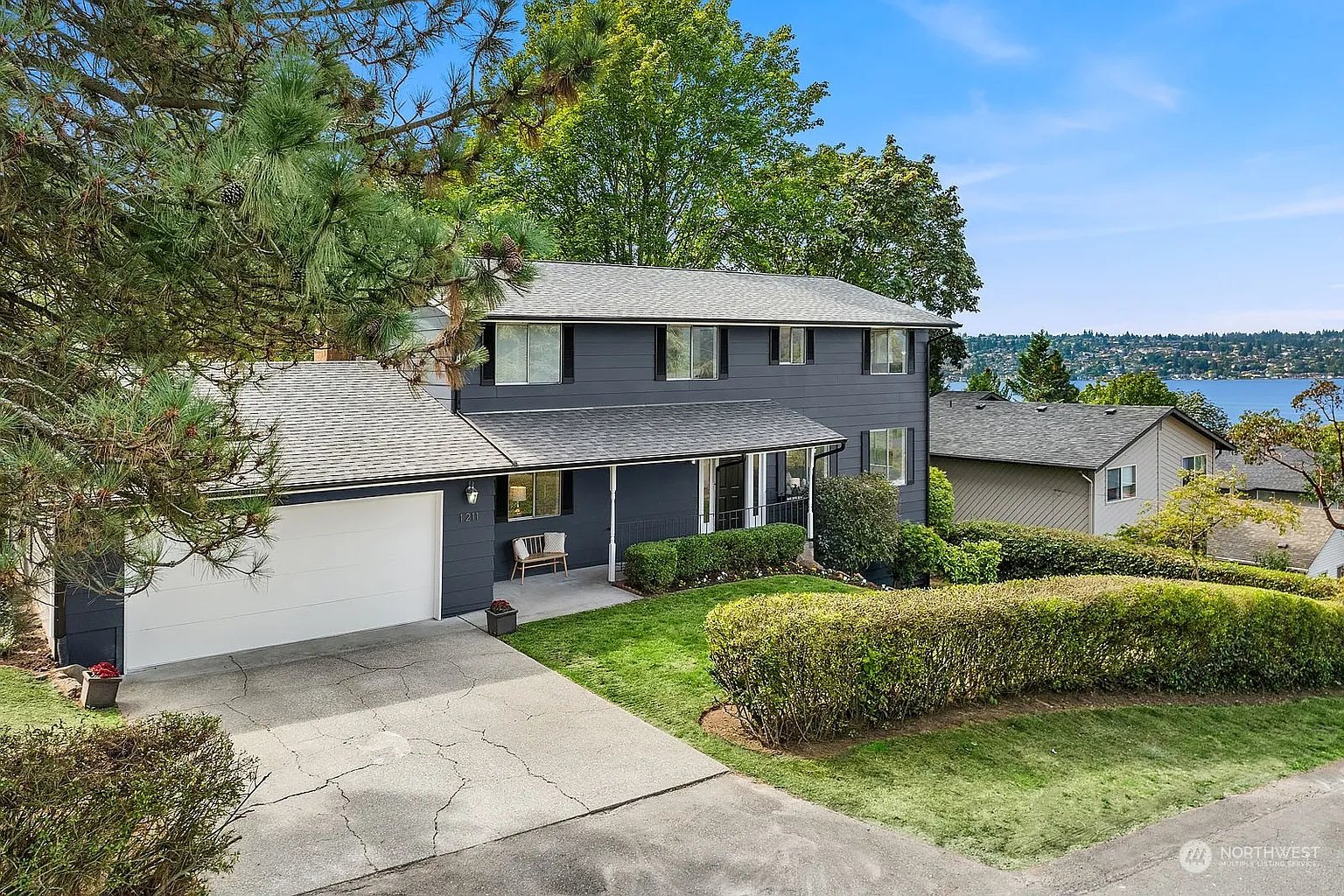 1211 N 28th Place photo 1