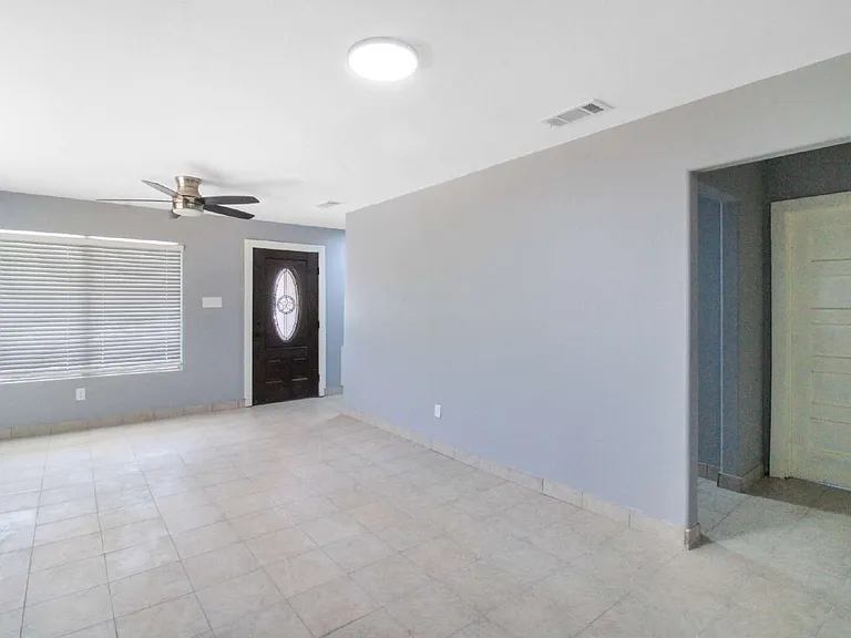 322 E Esplanada St — Photo 5